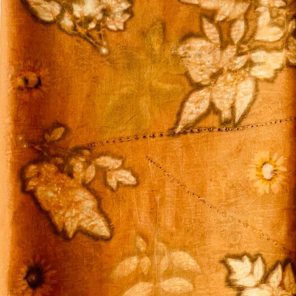 fular de seda con estampado de ecoprint nandina